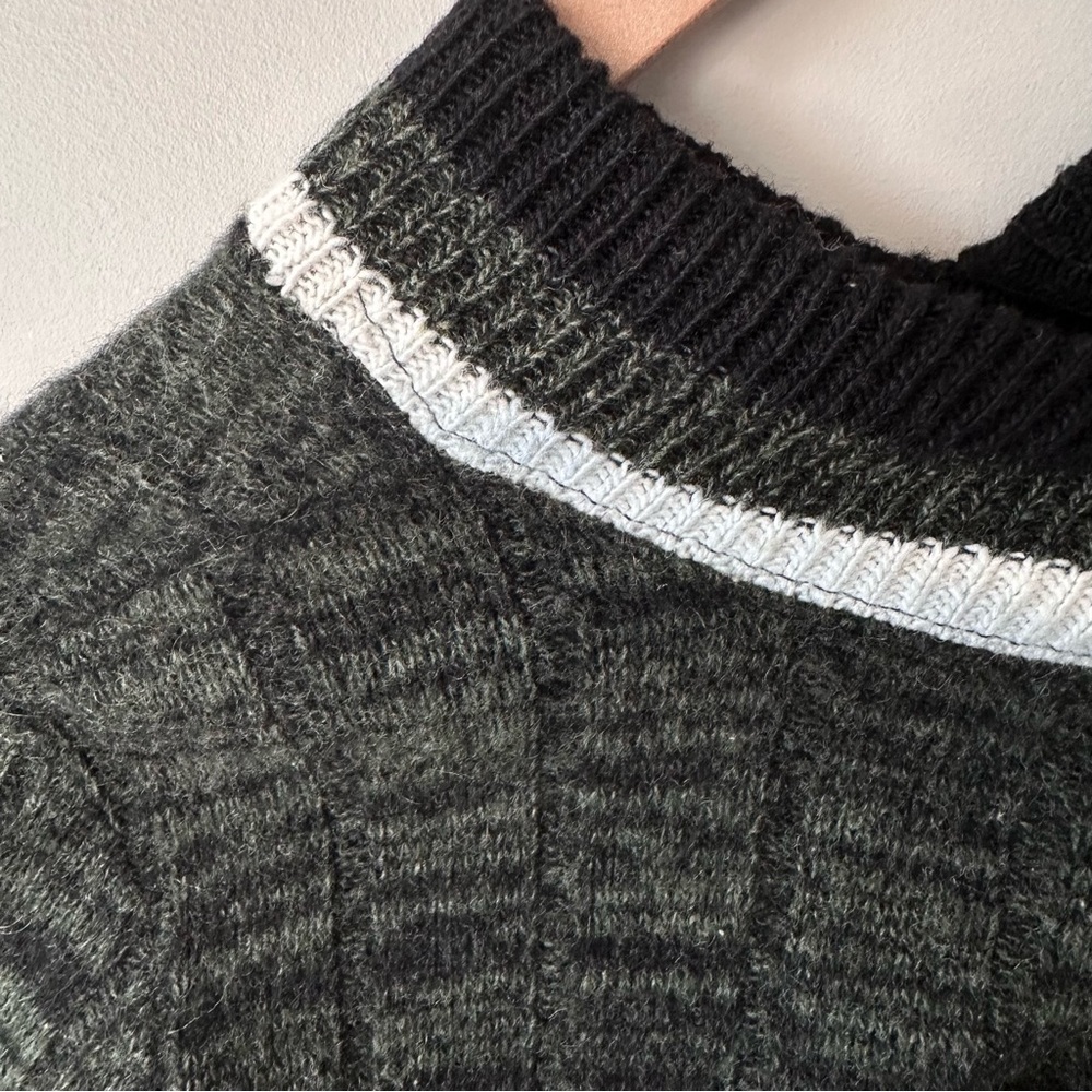 Milwaukee Knits Vintage 50s 60s  Sz M Wool Orlon Sweater Pockets Cricket Vneck - Picture 14 of 15